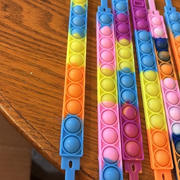 Rainbow push pop fidget - Picture 2 of 3